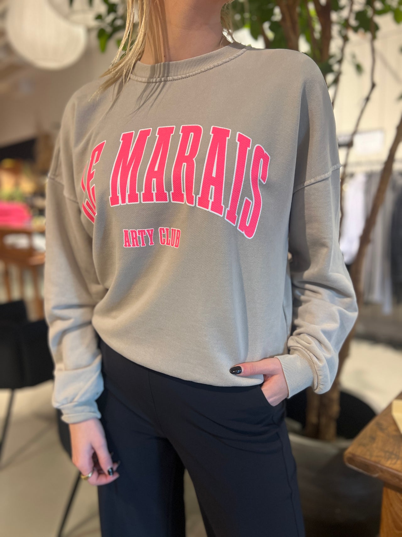 Sweater neon letters